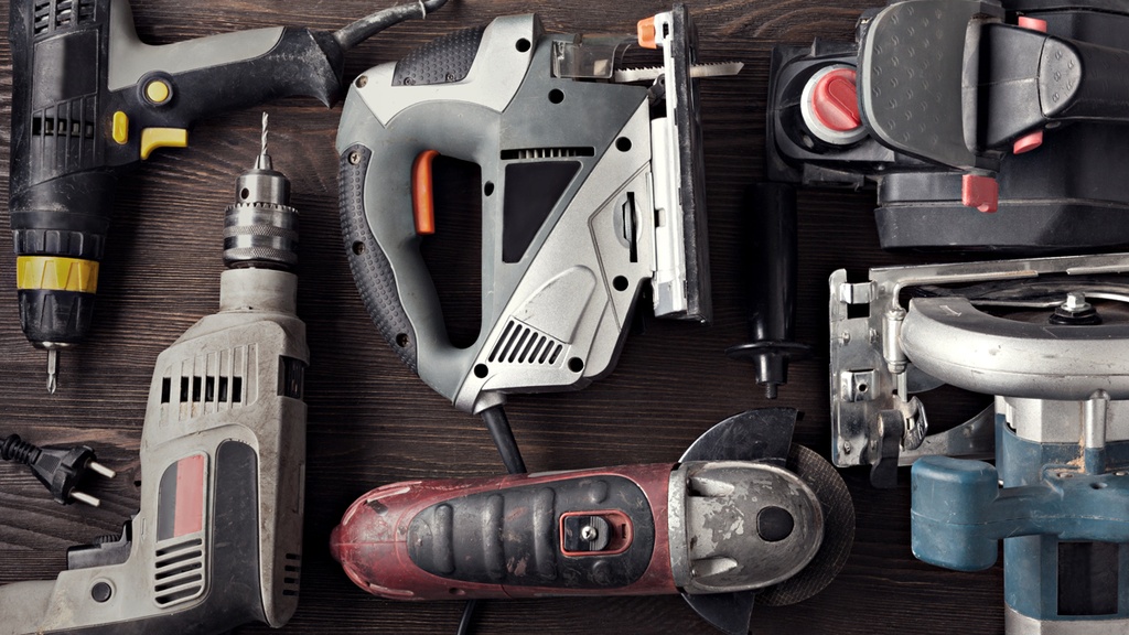 OUTILS MANUELS ET OUTILS ÉLECTRIQUES